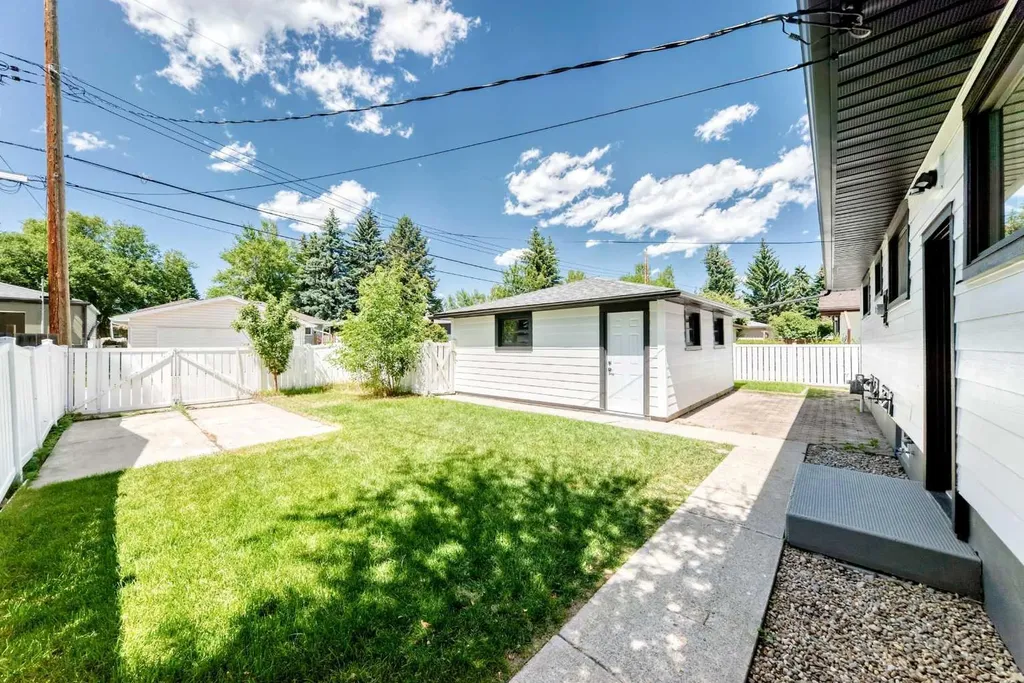 4139 Bowlen Street Calgary AB T2L1P8