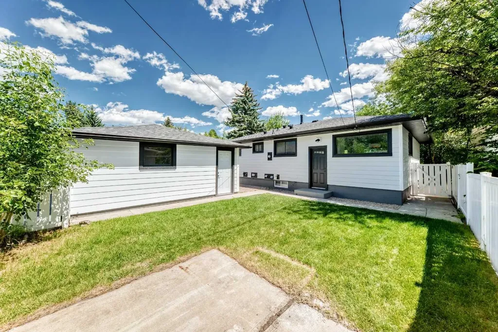 4139 Bowlen Street NW Calgary AB T2L1P8