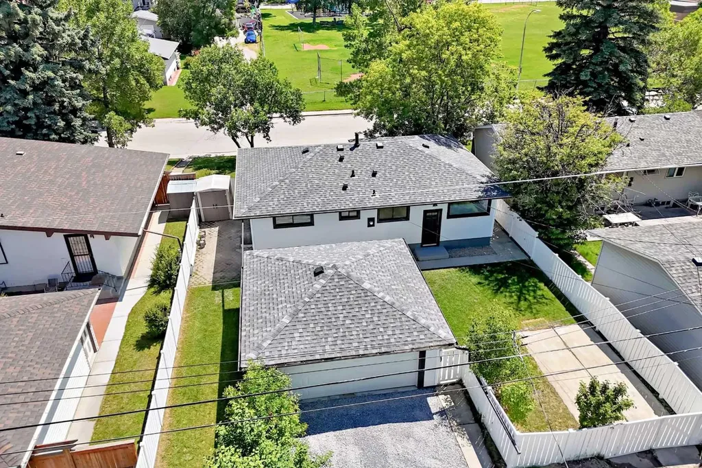 4139 Bowlen Street Calgary AB T2L1P8