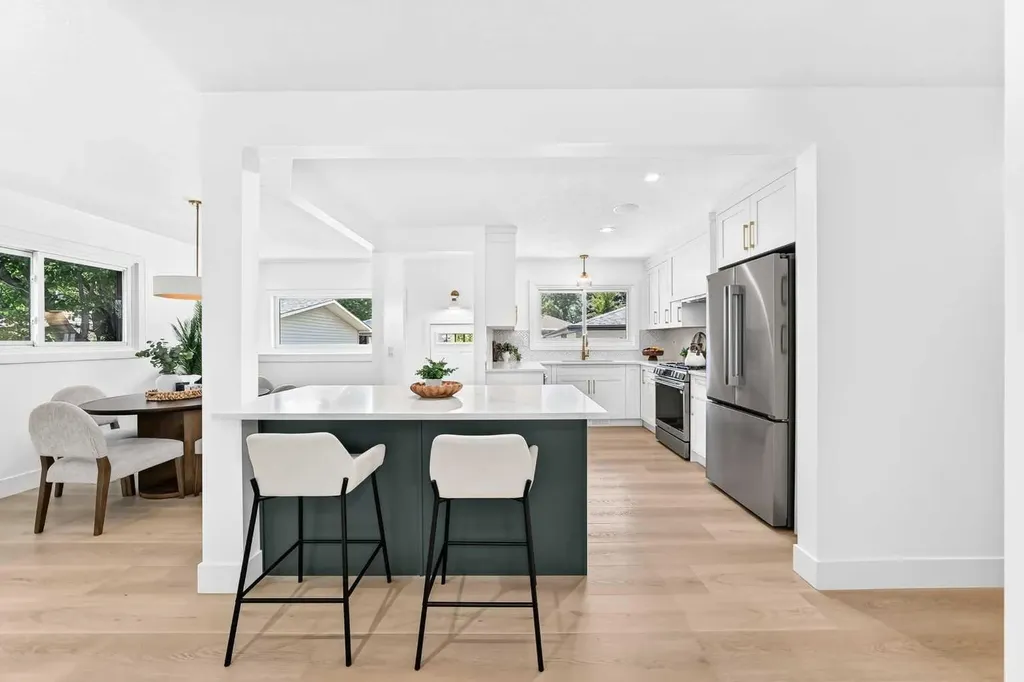 4139 Bowlen Street Calgary AB T2L1P8