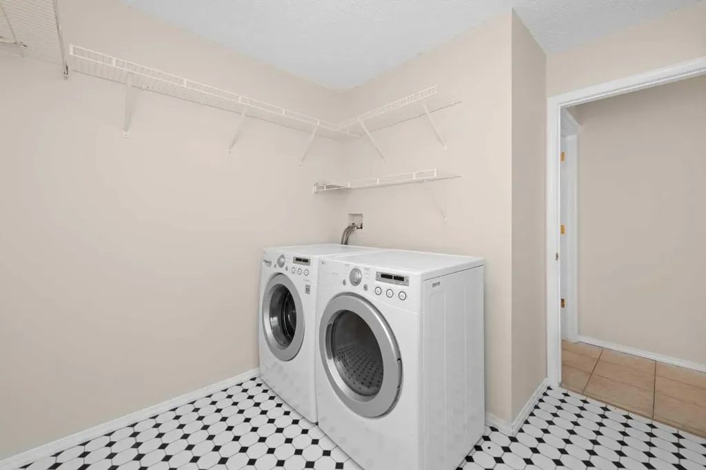 642 Citadel Drive NW Calgary AB T3G 4Z3