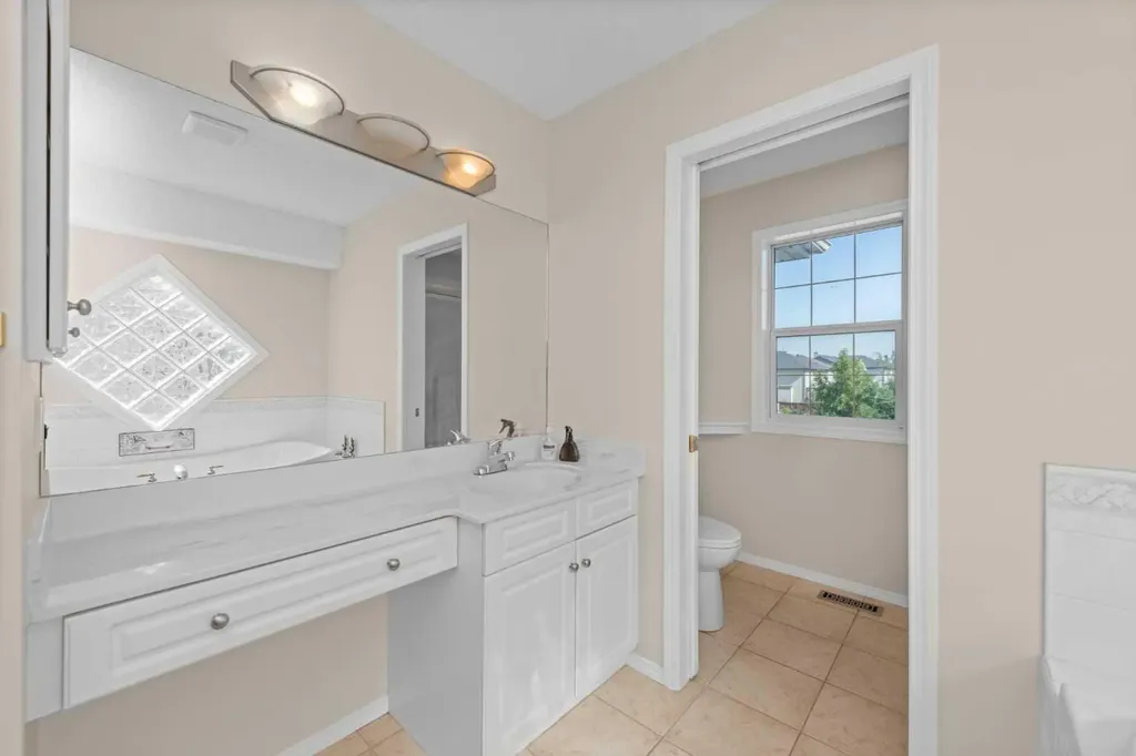 642 Citadel Drive NW Calgary AB T3G 4Z3