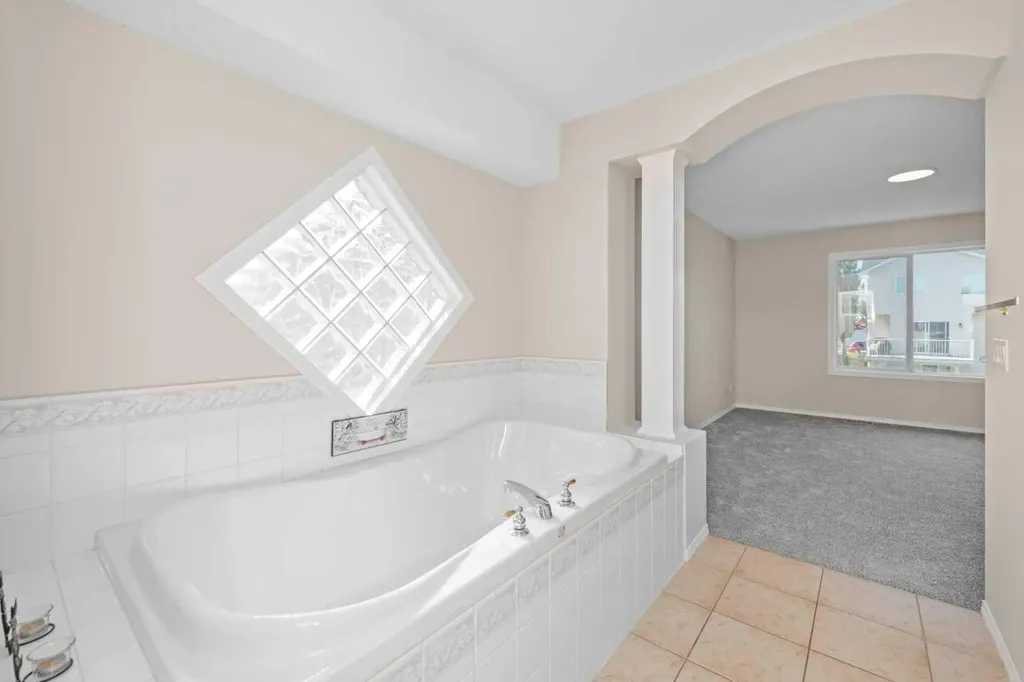 642 Citadel Drive NW Calgary AB T3G 4Z3