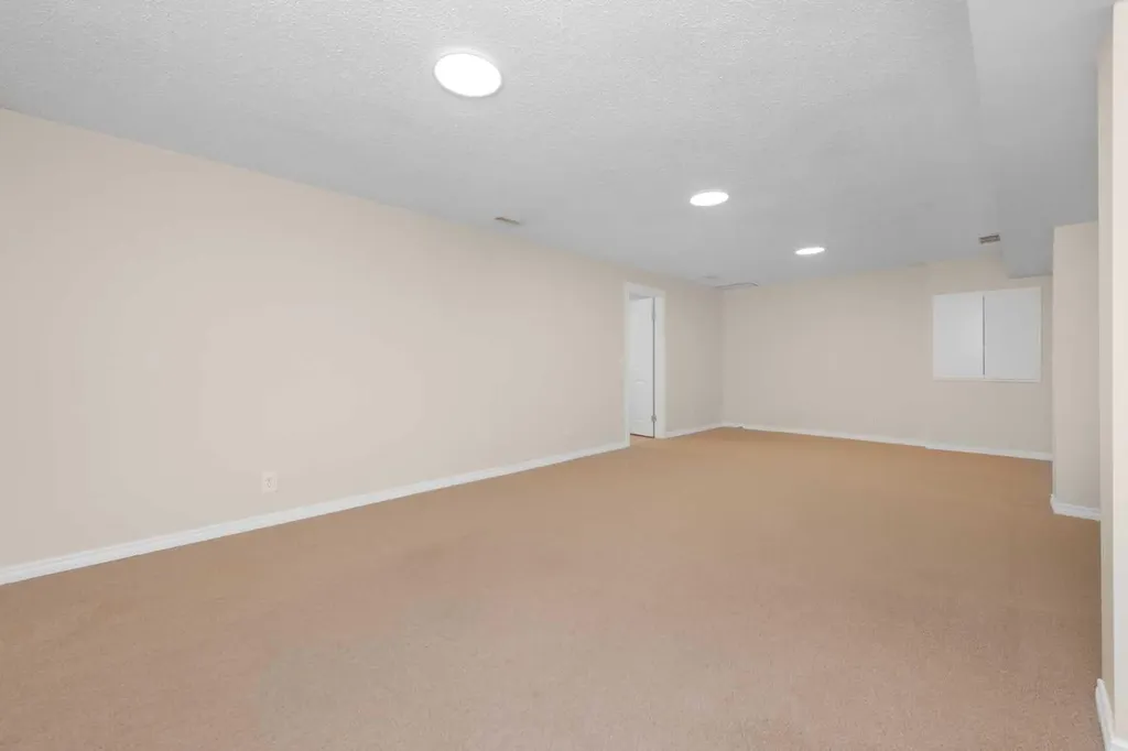 642 Citadel Drive NW Calgary AB T3G 4Z3