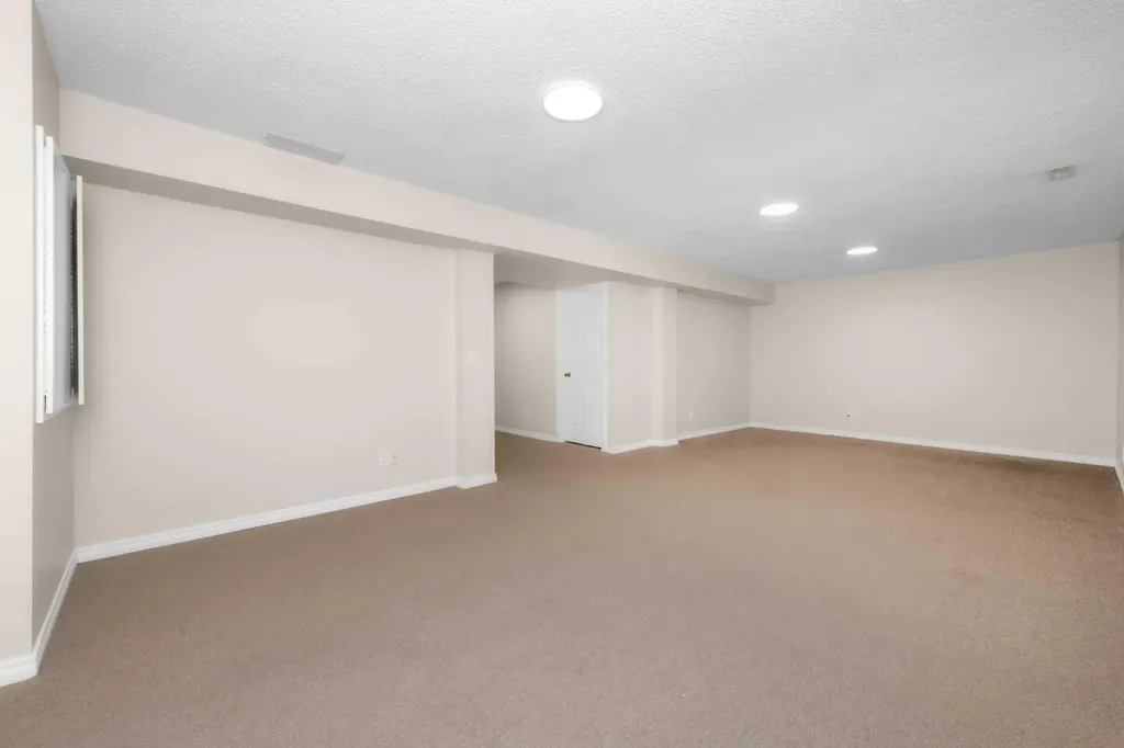 642 Citadel Drive NW Calgary AB T3G 4Z3