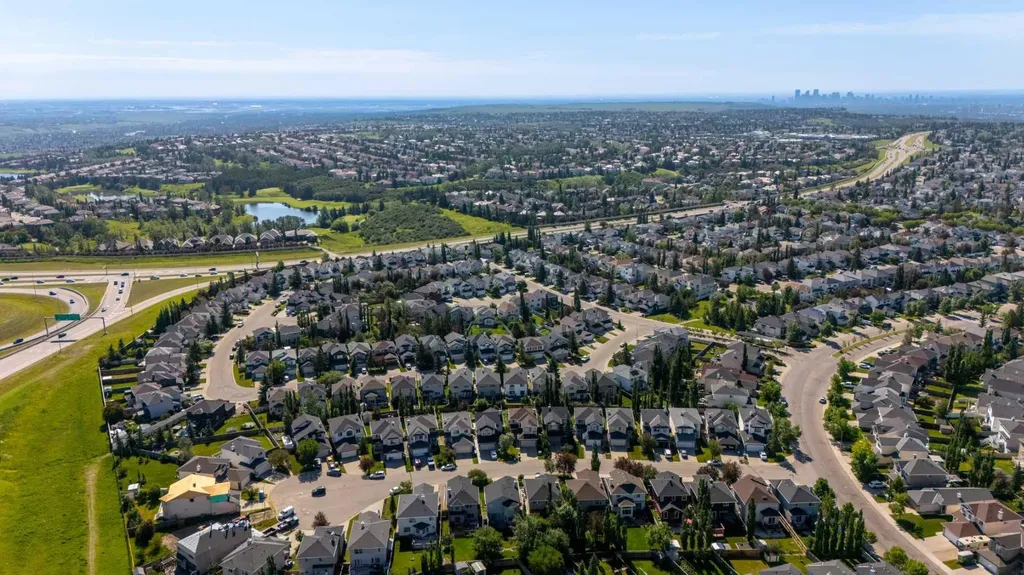 642 Citadel Drive NW Calgary AB T3G 4Z3