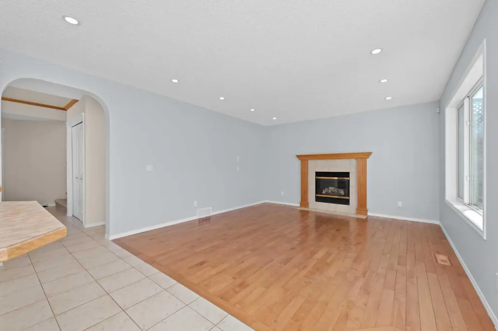 642 Citadel Drive NW Calgary AB T3G 4Z3