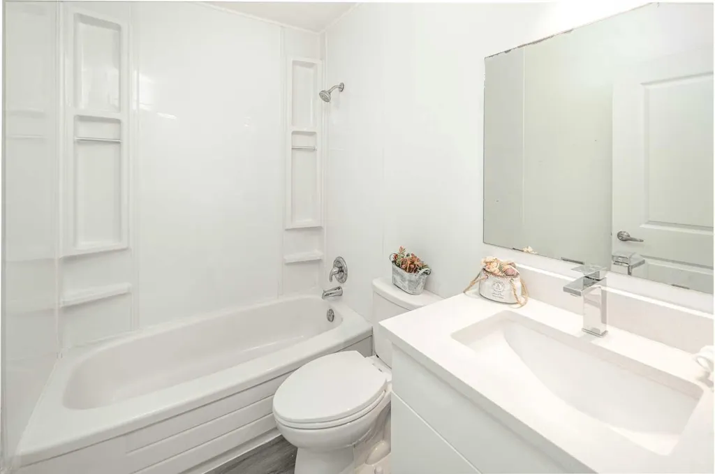 1055 72 Avenue NW Calgary AB T2K 5S4