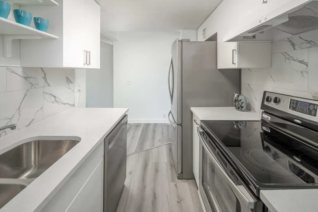 1055 72 Avenue NW Calgary AB T2K 5S4