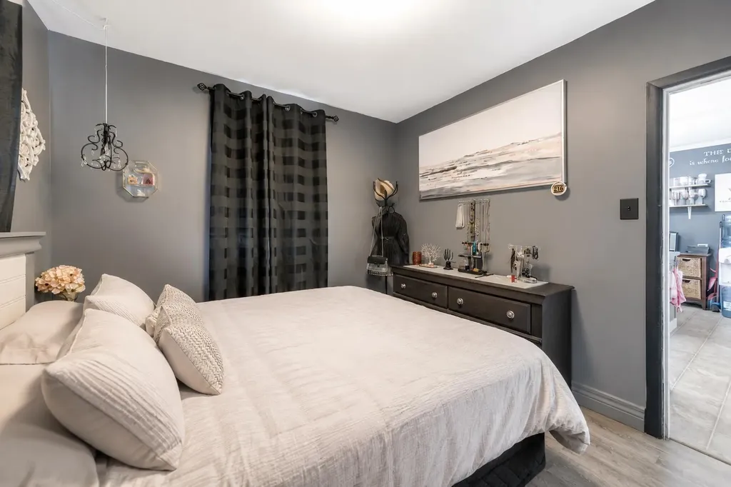 1512 49 Avenue Lloydminster SK S9V 1T3