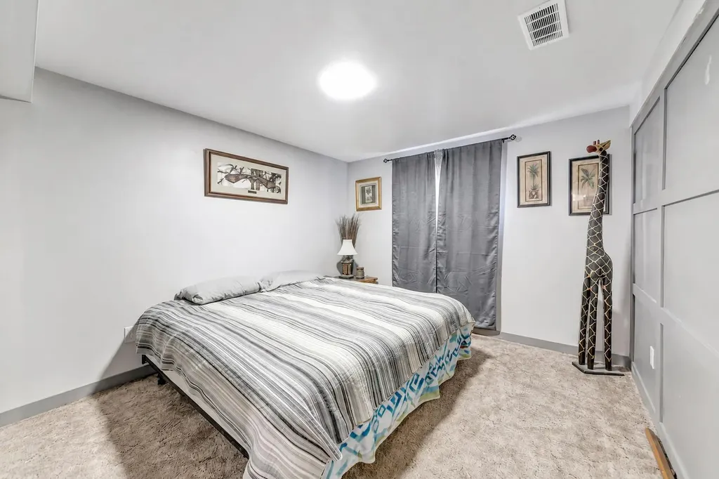 1512 49 Avenue Lloydminster SK S9V 1T3