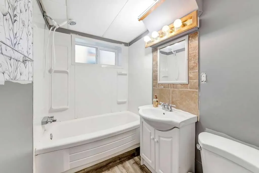 1512 49 Avenue Lloydminster SK S9V 1T3