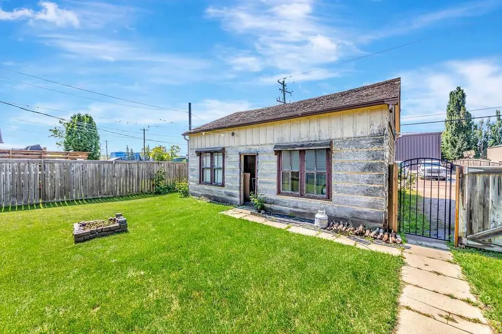 1512 49 Avenue Lloydminster SK S9V 1T3