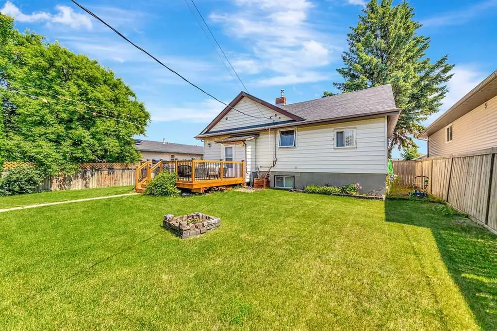 1512 49 Avenue Lloydminster SK S9V 1T3