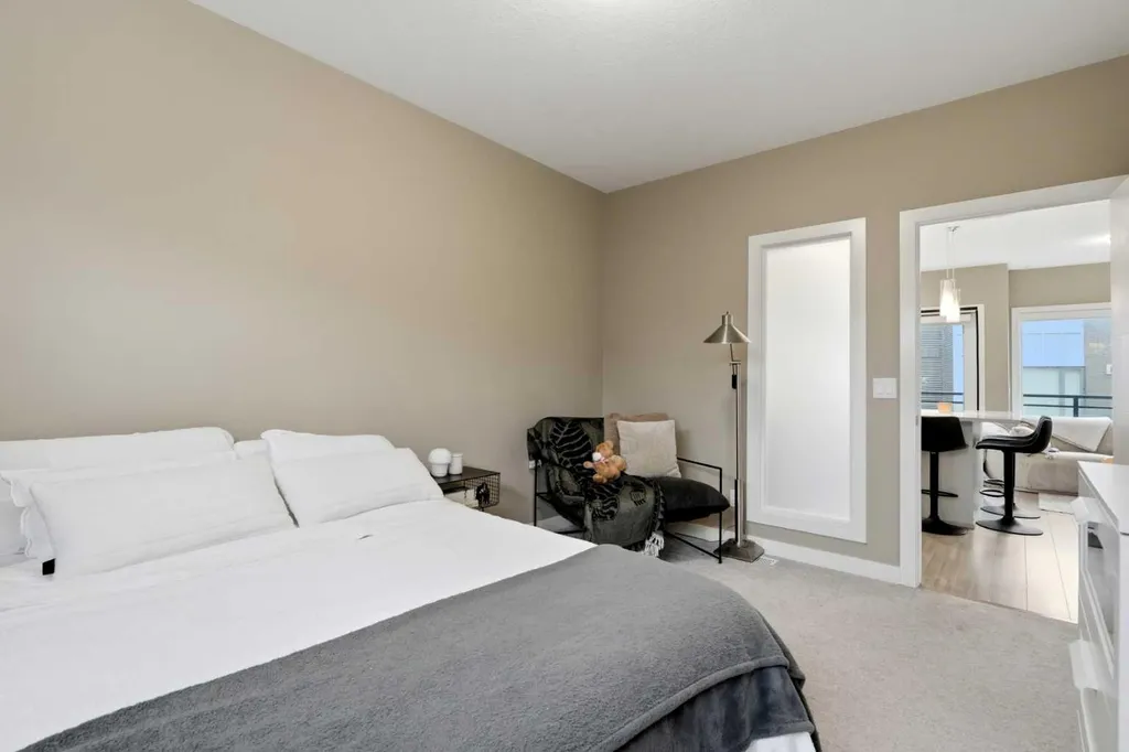 71 34 Avenue SW Calgary AB T2S 3H4