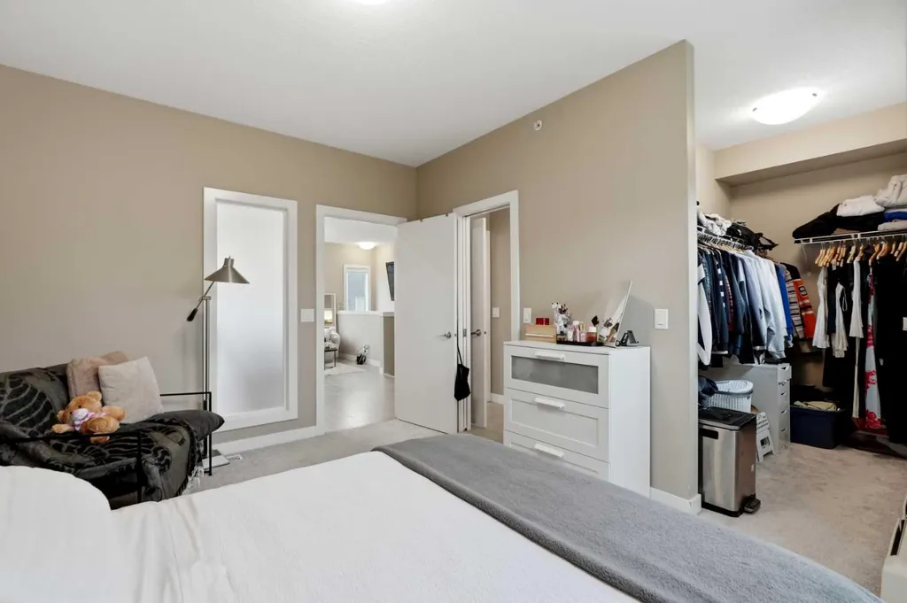 71 34 Avenue SW Calgary AB T2S 3H4