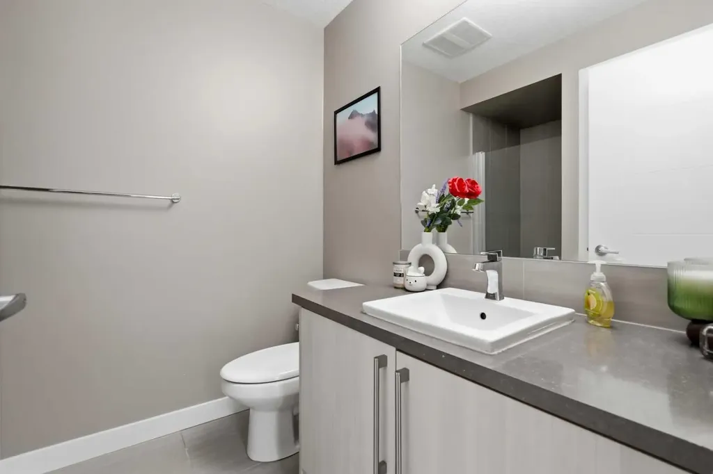 71 34 Avenue SW Calgary AB T2S 3H4