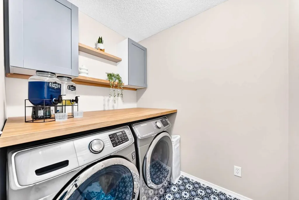 150 Springmere Drive Chestermere AB T1X1V9
