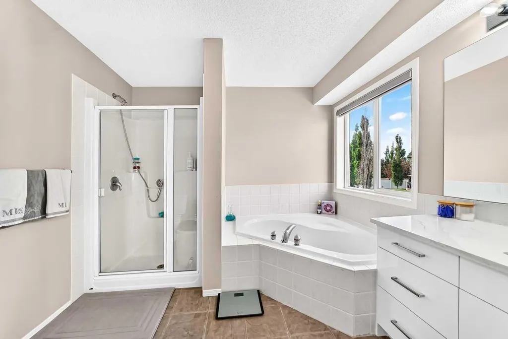150 Springmere Drive Chestermere AB T1X1V9