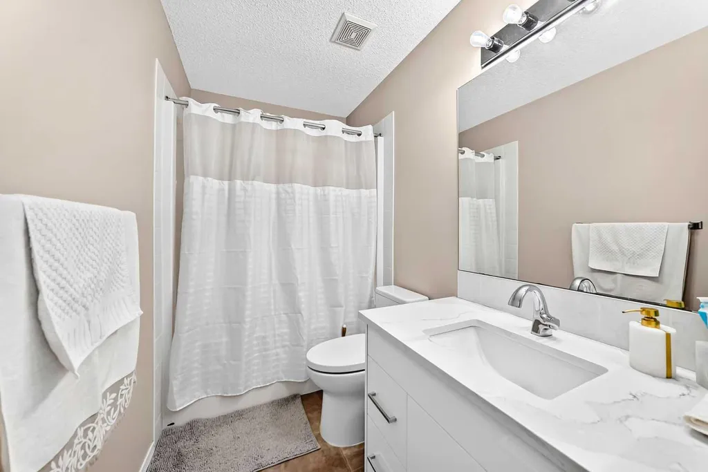 150 Springmere Drive Chestermere AB T1X1V9