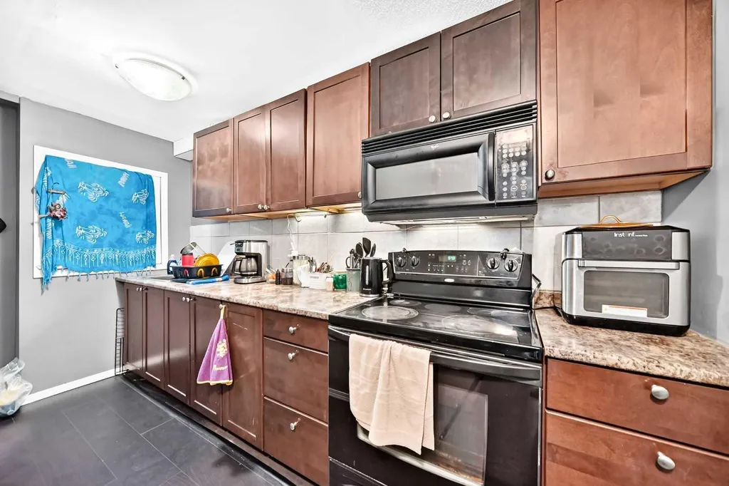 150 Springmere Drive Chestermere AB T1X1V9