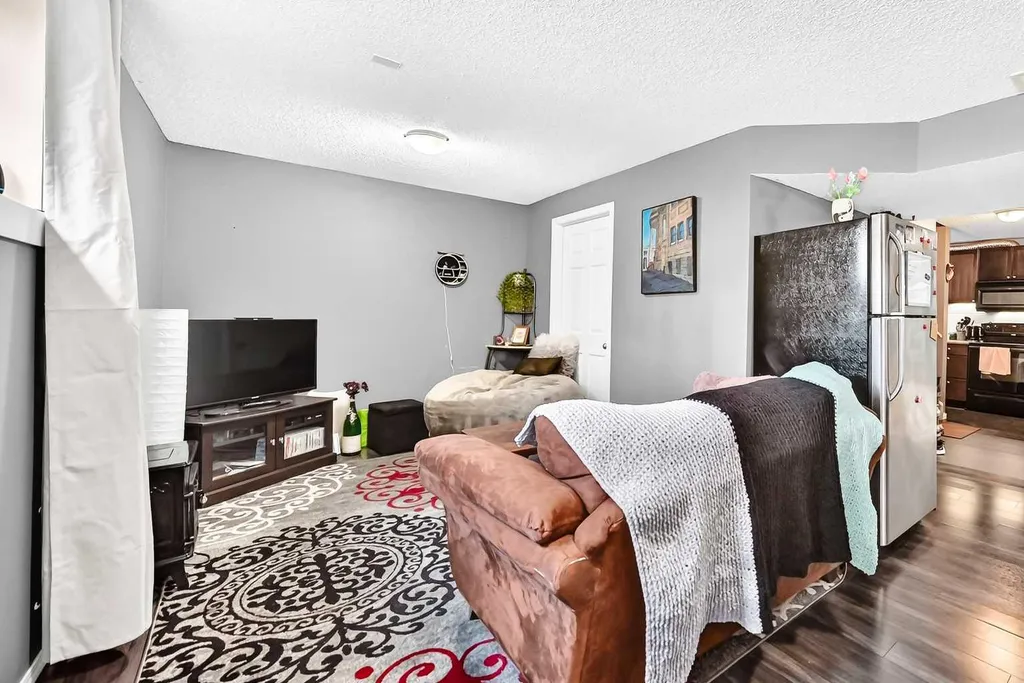 150 Springmere Drive Chestermere AB T1X1V9
