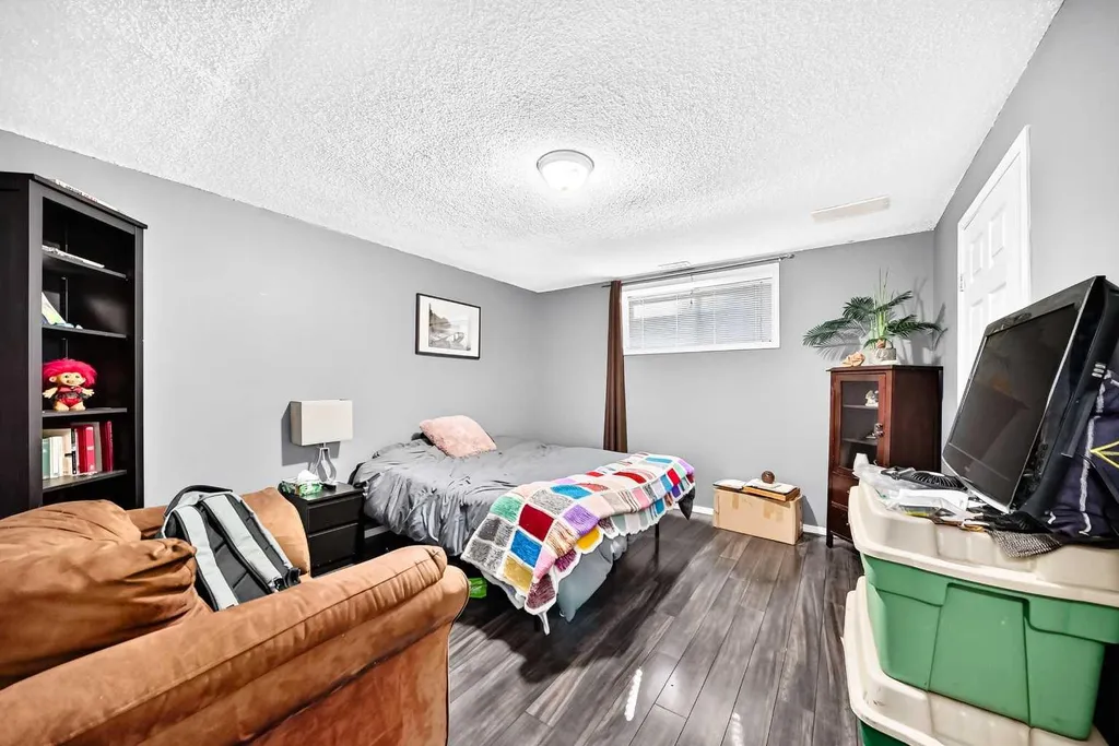 150 Springmere Drive Chestermere AB T1X1V9