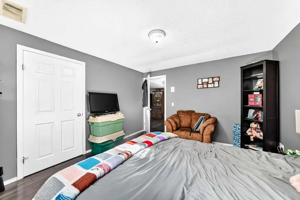 150 Springmere Drive Chestermere AB T1X1V9