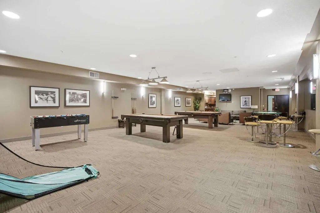 63 Inglewood Park SE Calgary AB T2G1B7