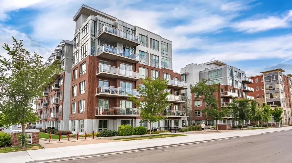 63 Inglewood Park SE Calgary AB T2G1B7