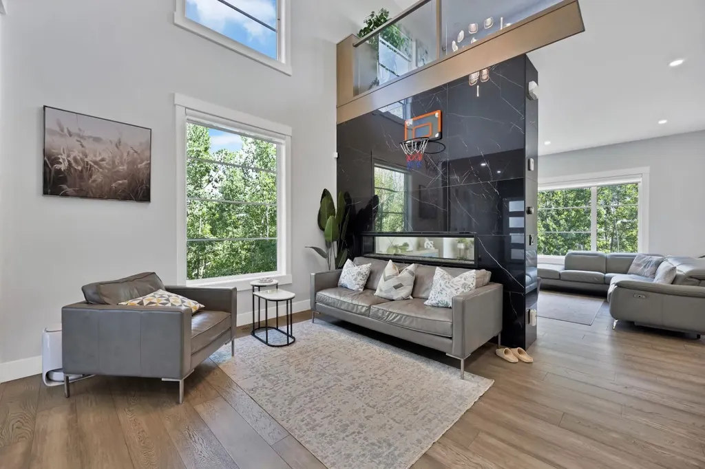 34 Rockford Park NW Calgary AB T3G0G7