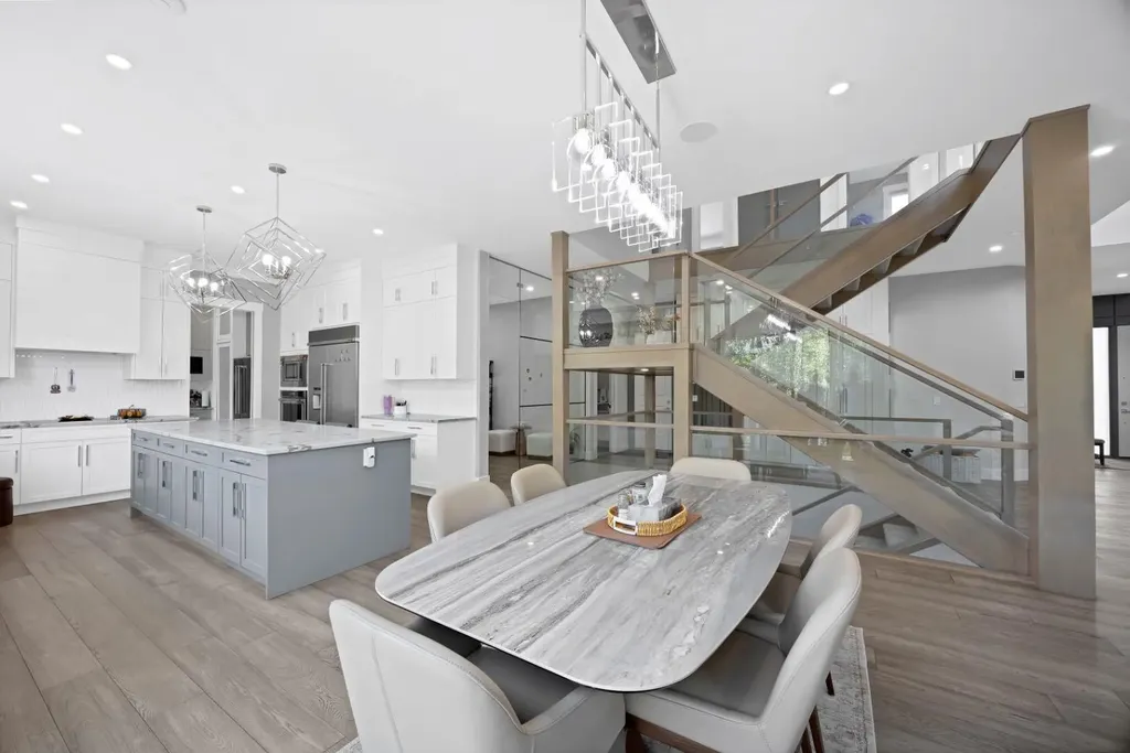 34 Rockford Park NW Calgary AB T3G0G7