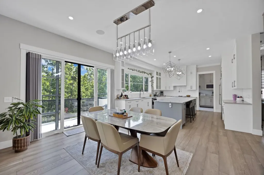 34 Rockford Park NW Calgary AB T3G0G7