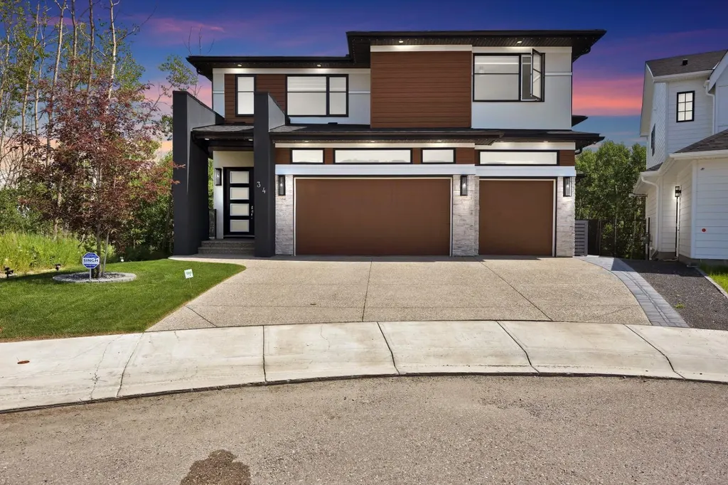 34 Rockford Park NW Calgary AB T3G0G7