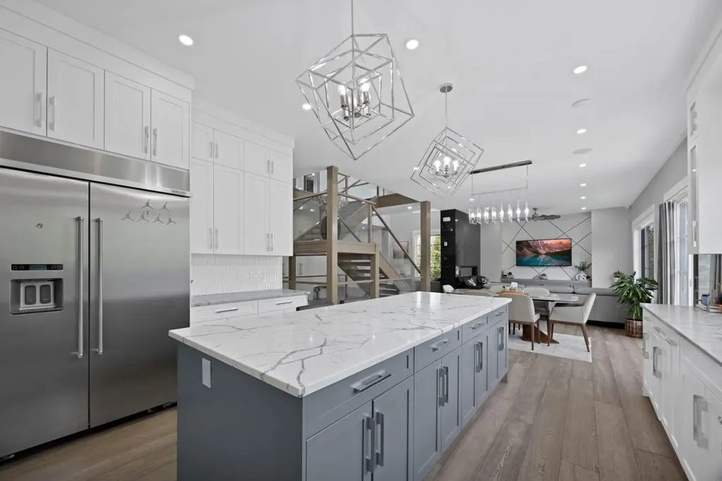 34 Rockford Park NW Calgary AB T3G0G7