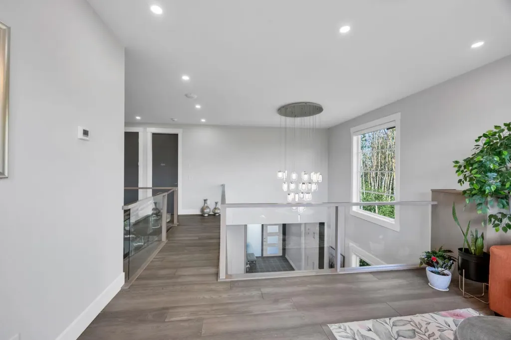34 Rockford Park NW Calgary AB T3G0G7