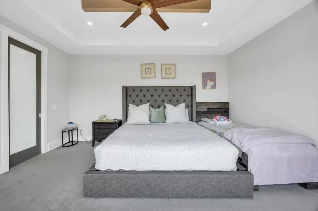 34 Rockford Park NW Calgary AB T3G0G7