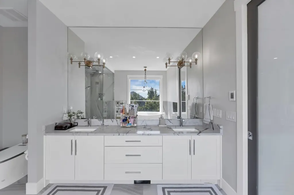 34 Rockford Park NW Calgary AB T3G0G7