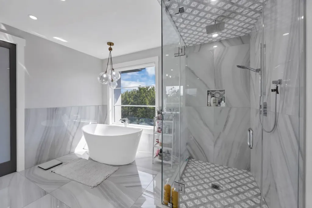 34 Rockford Park NW Calgary AB T3G0G7