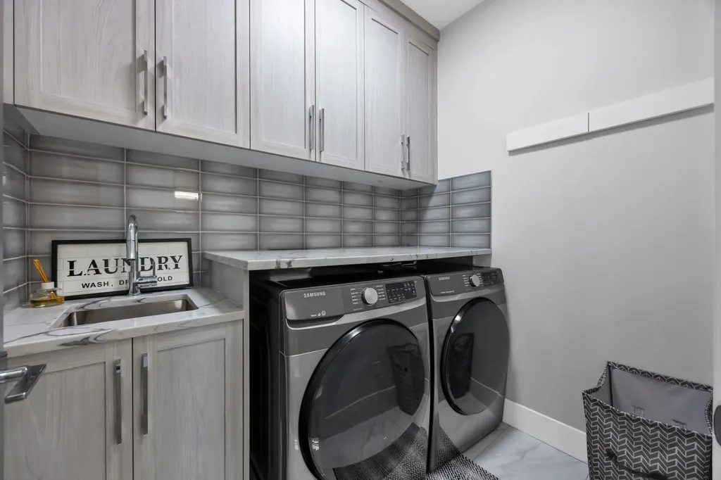 34 Rockford Park NW Calgary AB T3G0G7