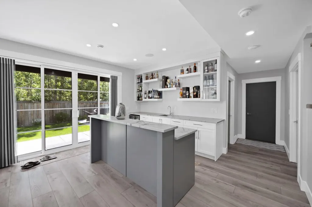 34 Rockford Park NW Calgary AB T3G0G7