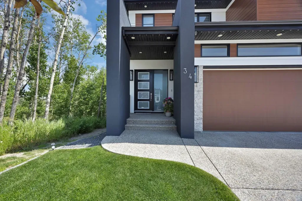 34 Rockford Park NW Calgary AB T3G0G7