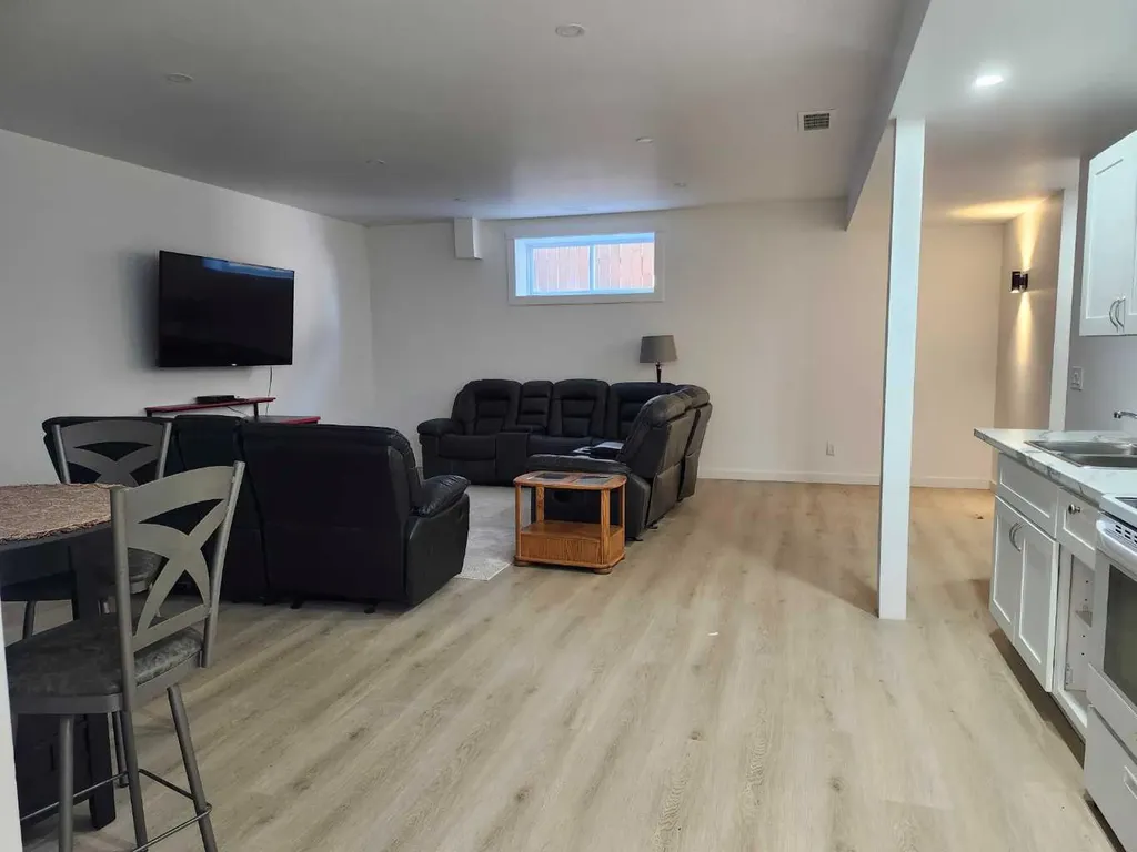 628 Bankview Drive Drumheller AB T0J0Y6