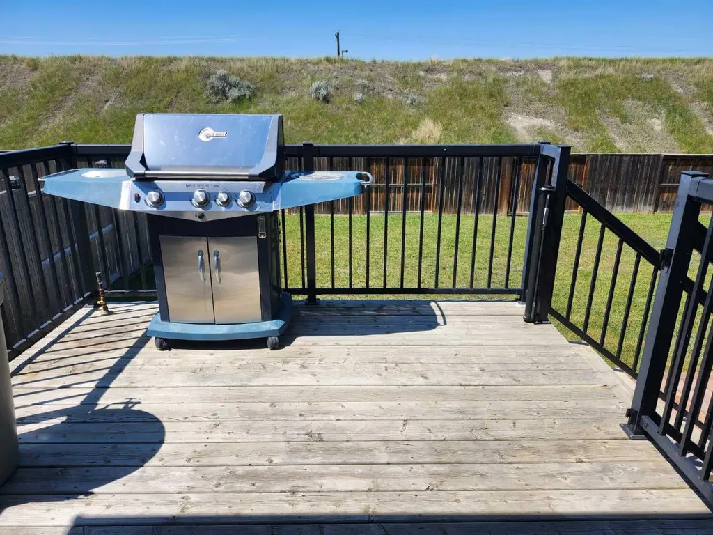 628 Bankview Drive Drumheller AB T0J0Y6