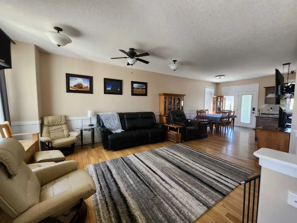 628 Bankview Drive Drumheller AB T0J0Y6