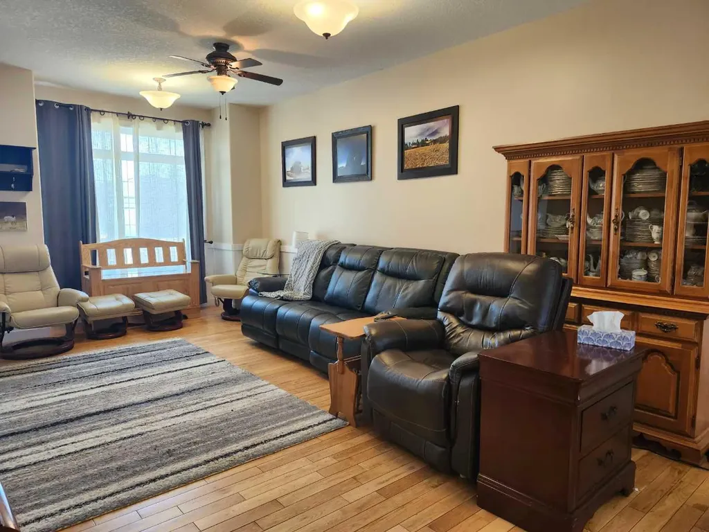 628 Bankview Drive Drumheller AB T0J0Y6