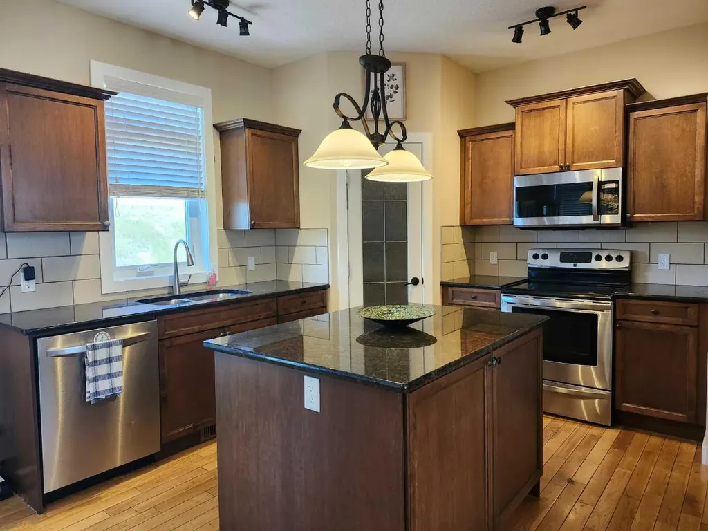 628 Bankview Drive Drumheller AB T0J0Y6