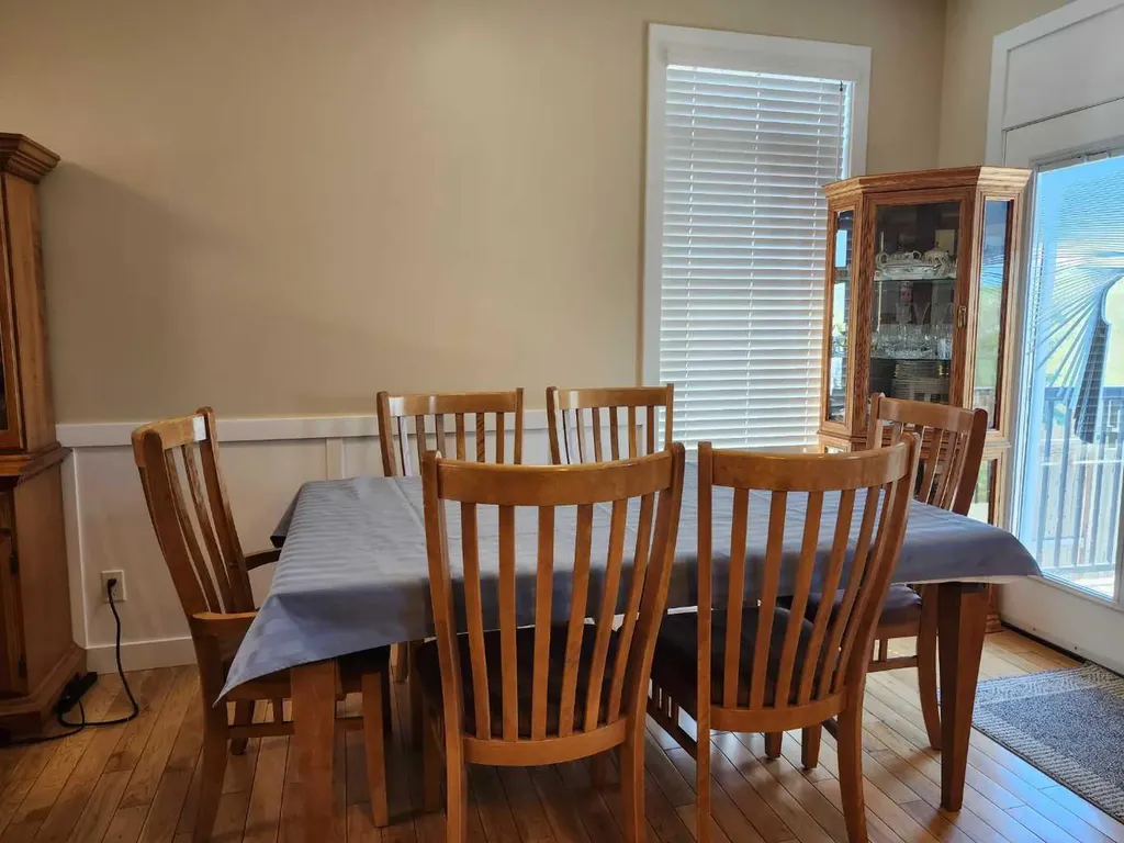628 Bankview Drive Drumheller AB T0J0Y6