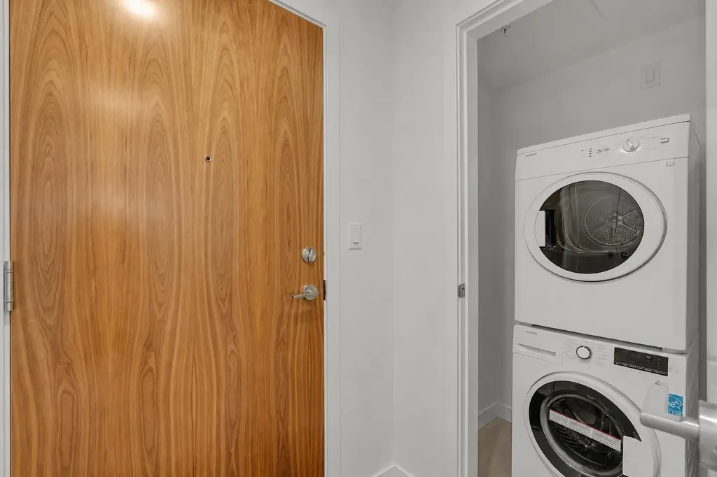 118 Waterfront Court SW Calgary AB T2P 1K8