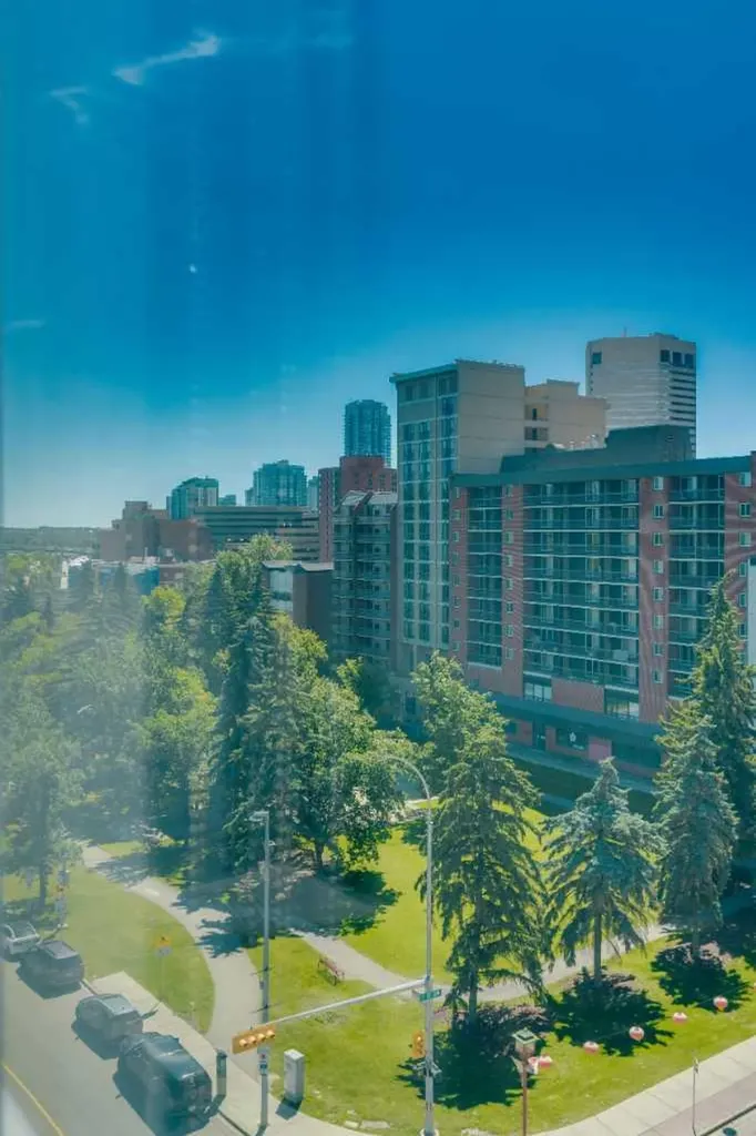 118 Waterfront Court SW Calgary AB T2P 1K8